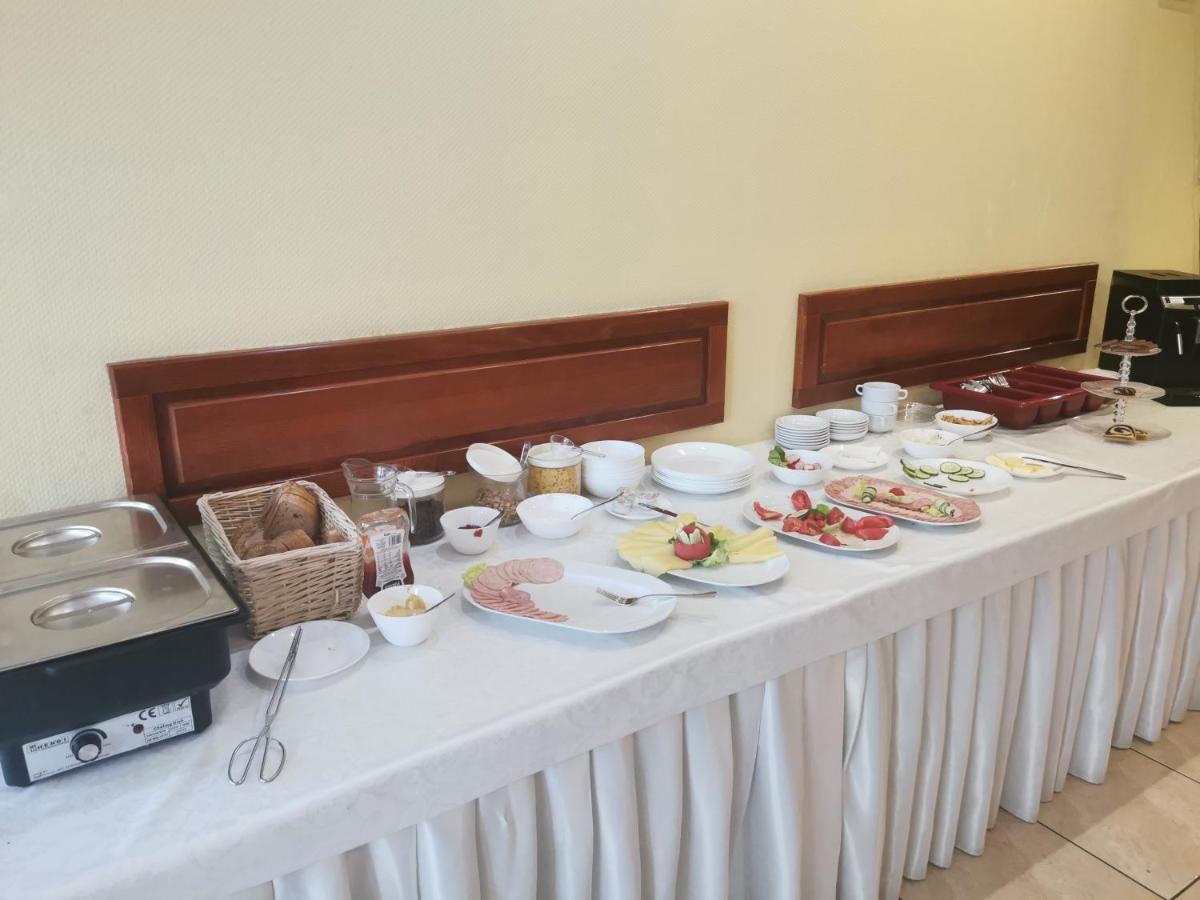 Hotel Gambit I Restauracja Cieszyn Cieszyn  Buitenkant foto