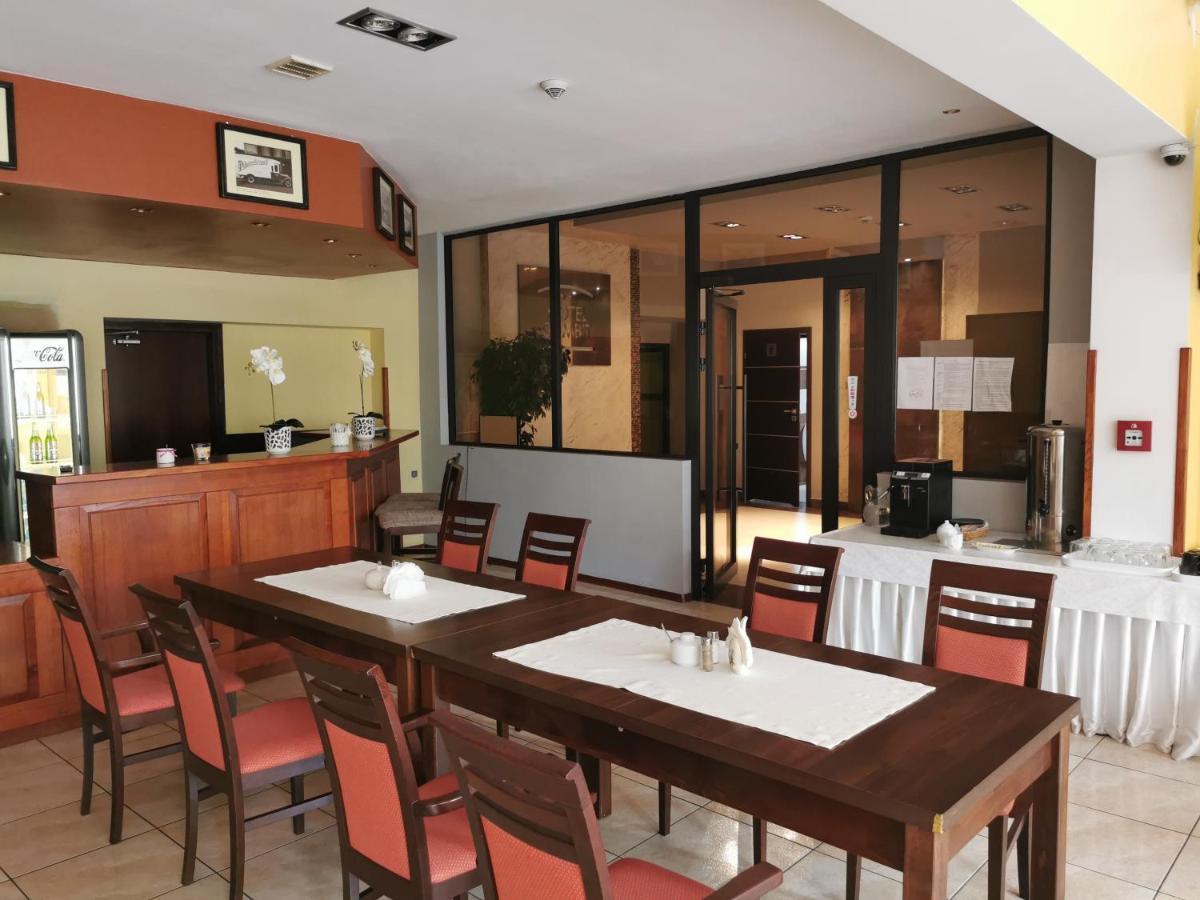 Hotel Gambit I Restauracja Cieszyn Cieszyn  Buitenkant foto