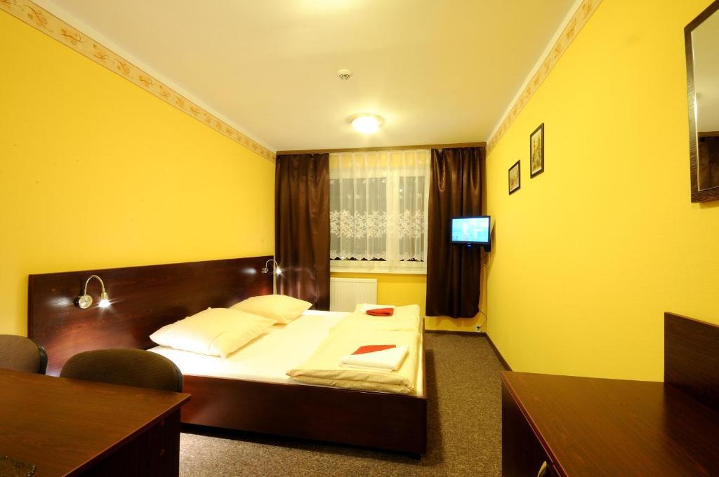 Hotel Gambit I Restauracja Cieszyn Cieszyn  Kamer foto