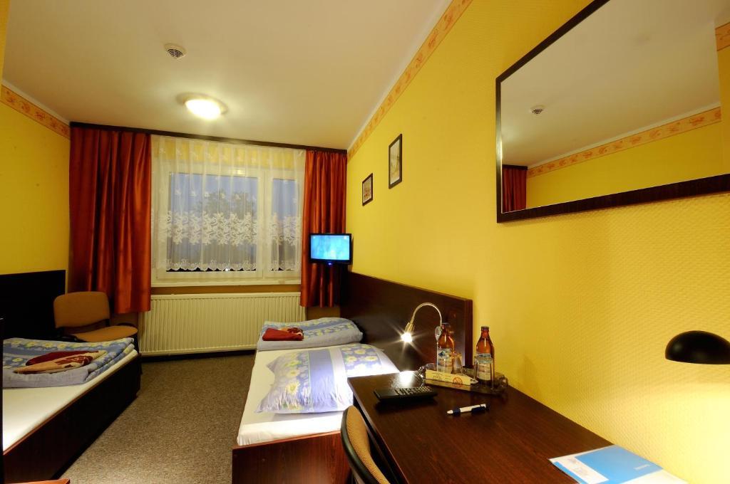 Hotel Gambit I Restauracja Cieszyn Cieszyn  Kamer foto