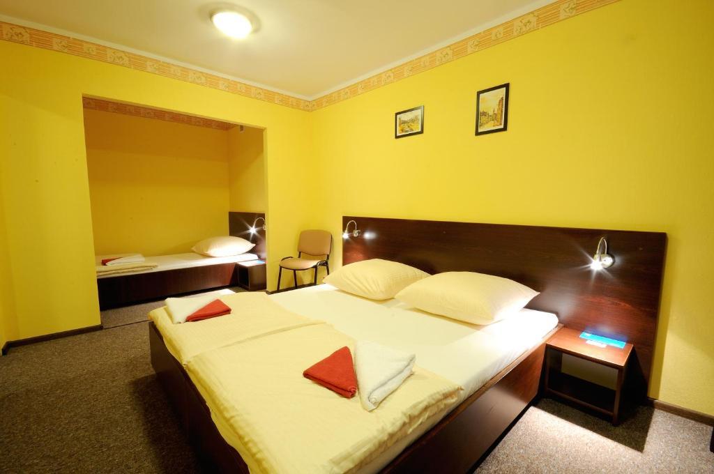Hotel Gambit I Restauracja Cieszyn Cieszyn  Buitenkant foto