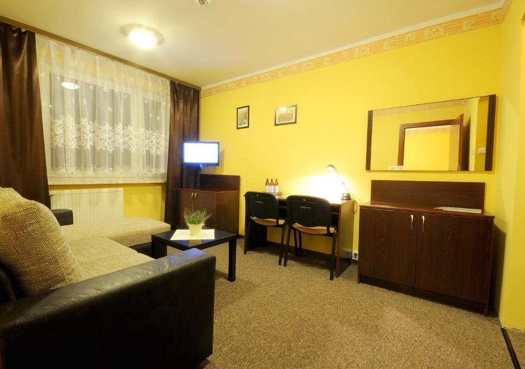 Hotel Gambit I Restauracja Cieszyn Cieszyn  Buitenkant foto